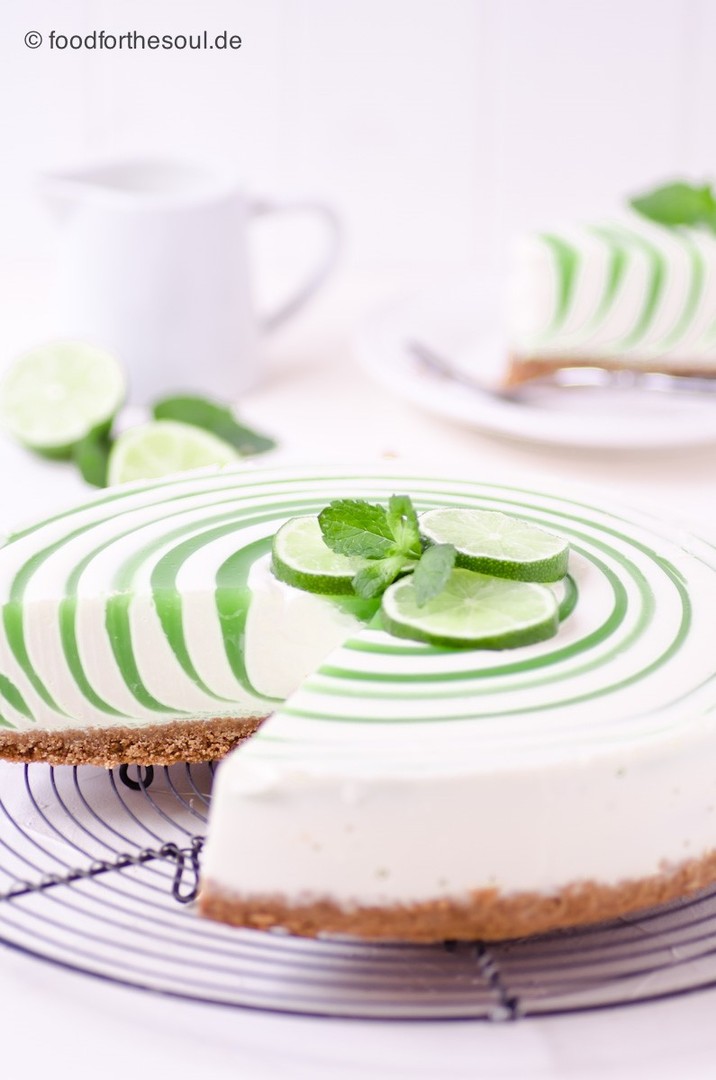 Titelbild zu Limetten Joghurt Swirl Cheesecake