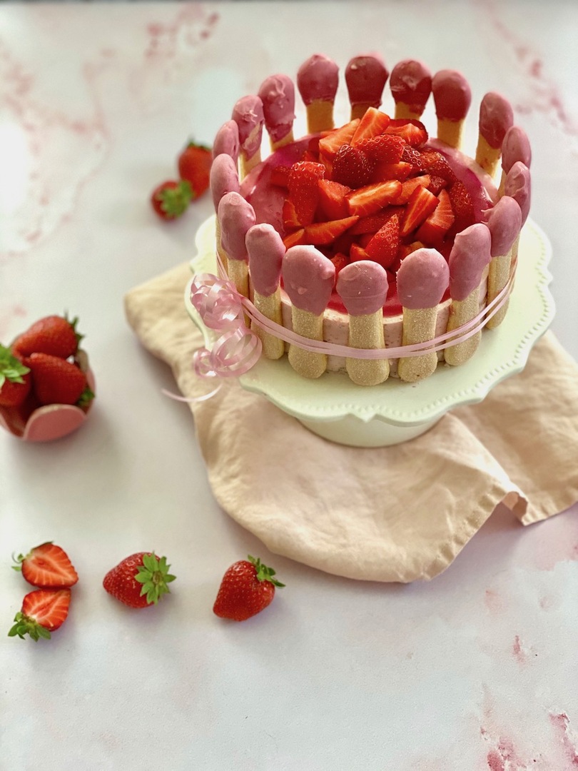 Titelbild zu Erdbeer Tiramisu Torte 